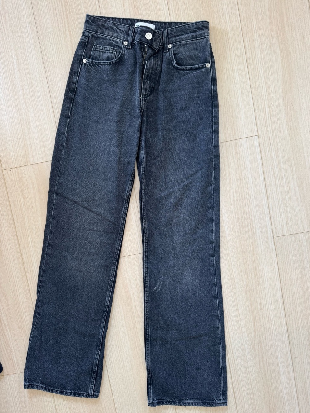 Zara Woman’s Straight Jeans in Washed Black